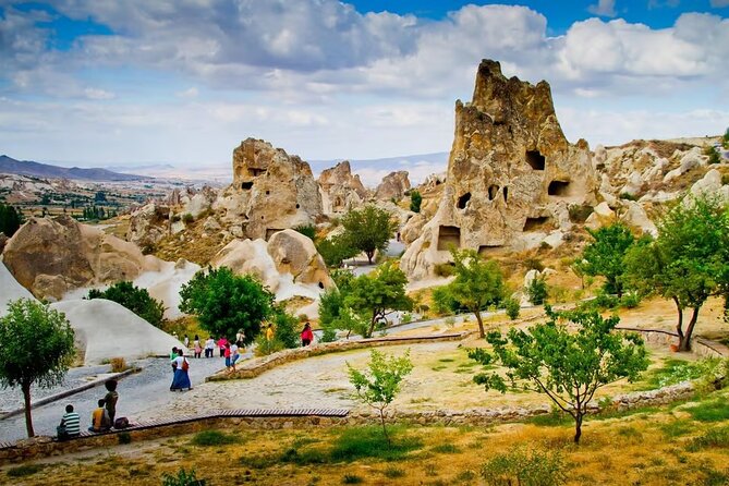 2 Days Cappadocia Tour from Istanbul and Hot Air Balloon Flight - Day 2: the balloon flight, then Uchisar Castle and Rose Valley hiking
