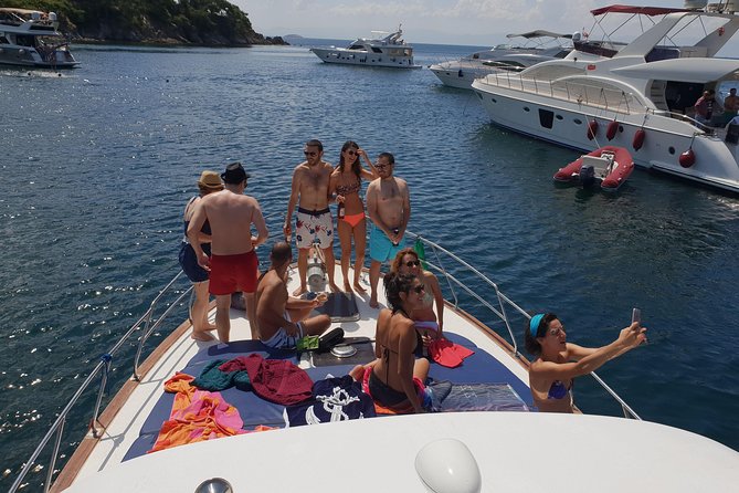 2 - Hours Bosphorus Yacht Cruise - Maiden’s Tower and Beylerbeyi Palace: The Strait’s Romance Spots