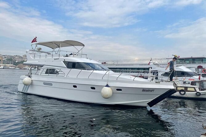 2 - Hours Bosphorus Yacht Cruise - Steering Through the Bosphorus: Bridge Views and the Europe–Asia Split