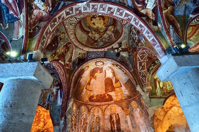 3 Days 2 Nights Cappadocia Package Tour from Istanbul by Plane - Day 2: Red Valley Hiking, Love Valley Photos, and Kaymaklı Underground City