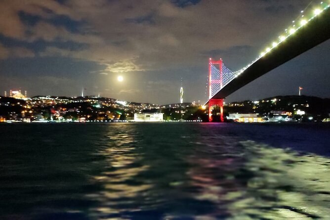 3 Hour Ottoman Dinner Cruise in Istanbul - Dolmabahçe Palace, Bosphorus Bridge, Rumeli Fortress, Maiden’s Tower: Sights From the Water