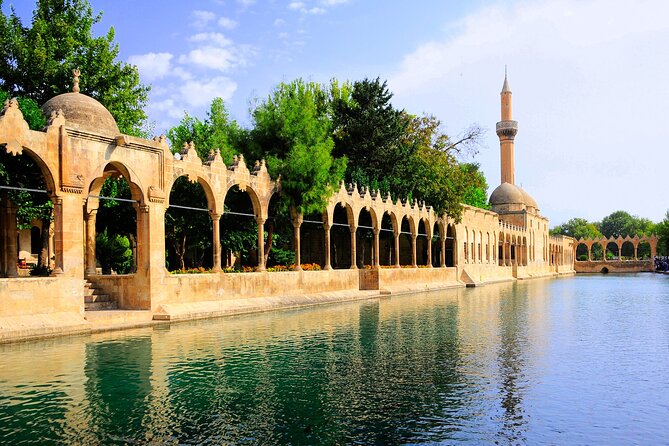 4 Day Cappadocia and Gobeklitepe Private Tour from Istanbul - Day 1 in Cappadocia: viewpoints, cave churches, and the carpet-and-pottery stops