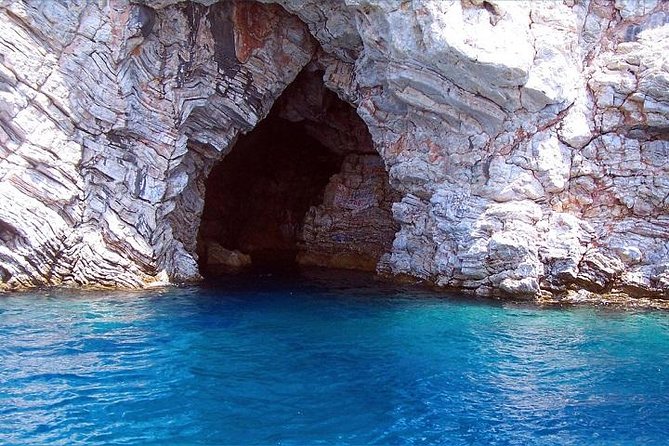 4 Day Turkey Gulet Cruise: Olympos to Fethiye - Cabins and Bathroom Reality: Private Bathroom, But Basic Rooms
