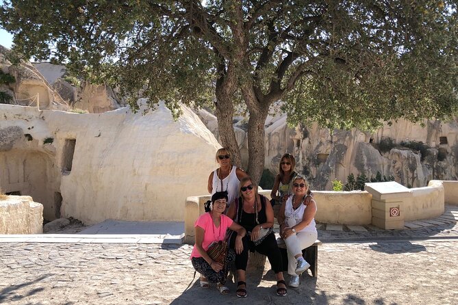 6 Days Istanbul Cappadocia Tour in Spanish with 2 internal flights - Capadocia Norte: Pasabag, Zelve y Göreme Panorama con explicaciones que hacen clic
