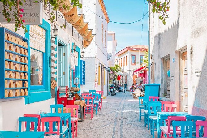 Alaçatı & Çeşme Chill Tour: Vibes, Streets & Snapshots - Cesme Marina: the seaside warm-up that sets the tone