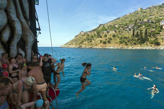 Alanya All Inclusive Pirate Boat Trip With Hotel Transfer - Photos, Selling Tactics, and How to Keep Your Cool
