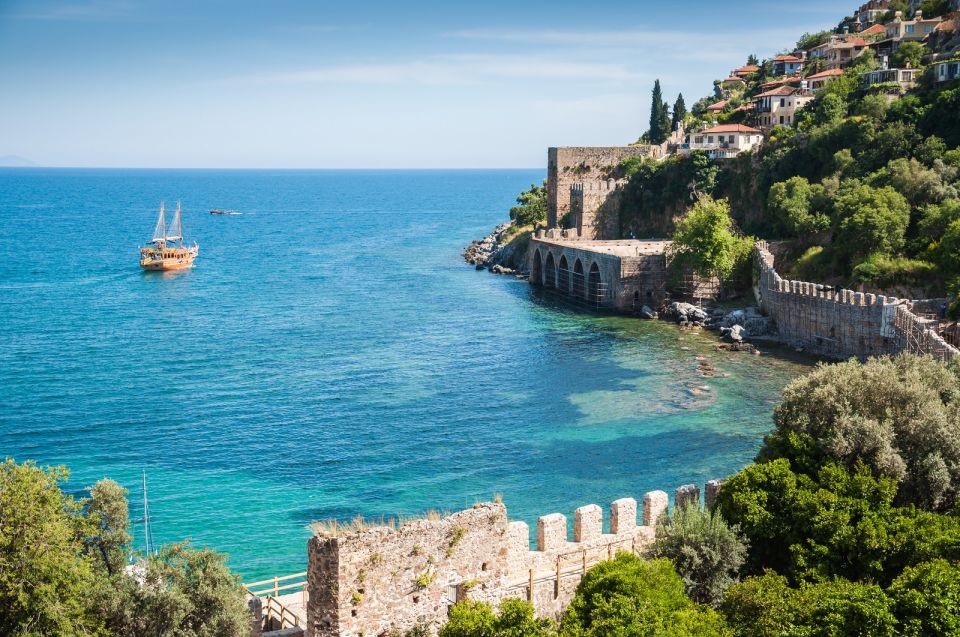 Alanya: Boat Trip with Lunch, Drinks, and Swim Stops - First Impressions: The Ship, the Space, and the Pace