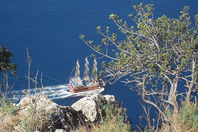 Alanya Catamaran Boat Trip incl. Lunch and drinks - Where It Starts: Red Tower Meet-Up and Getting On Board