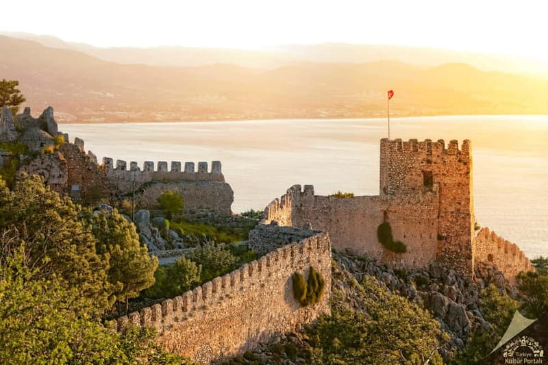 Alanya: Full-Day City Tour with Sunset Views, Beach, & Caves - Lunch at a Local Restaurant: Value Depends on What You Order