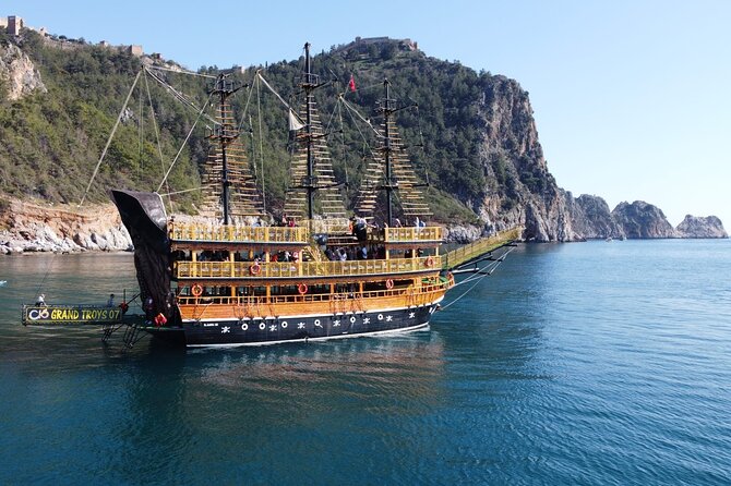 Alanya Grand Pirate Boat Tour with Lunch, Soft Drinks & Transfer - Kleopatra PlajI: Lunch, Soft Drinks, and the Foam Party Peak