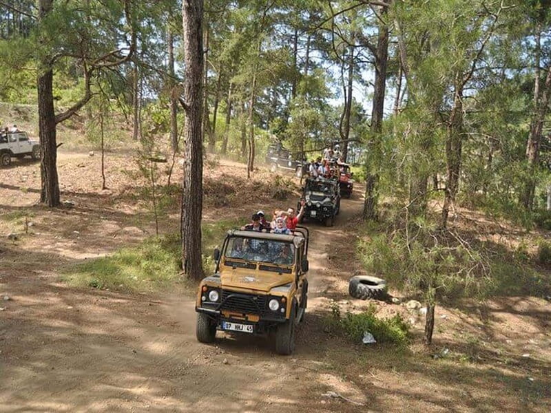 Alanya: Jeep Safari Tour with Lunch and Hotel Pickup - Getting Picked Up and Turning Into a Jeep Day