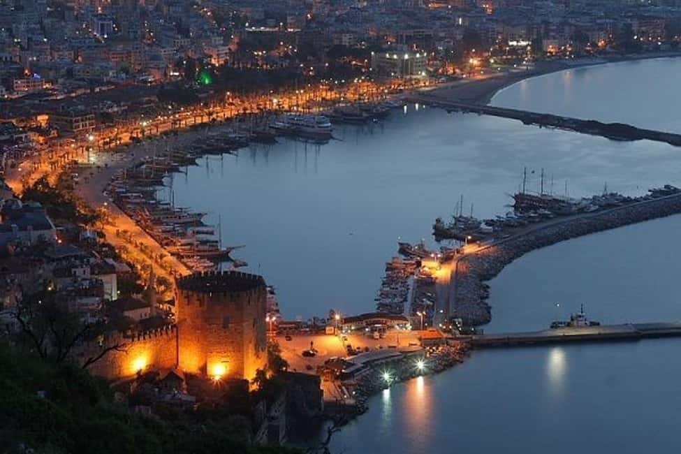 Alanya Night Tour: Castle, Cable Car & Cleopatra Beach - Skip-the-Line Energy: Why the Guide Matters