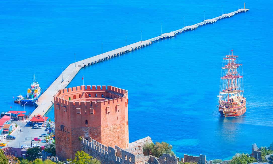 Alanya: Pirate Boat with Foam Party incl. Lunch & Drinks - Who this pirate boat cruise fits best