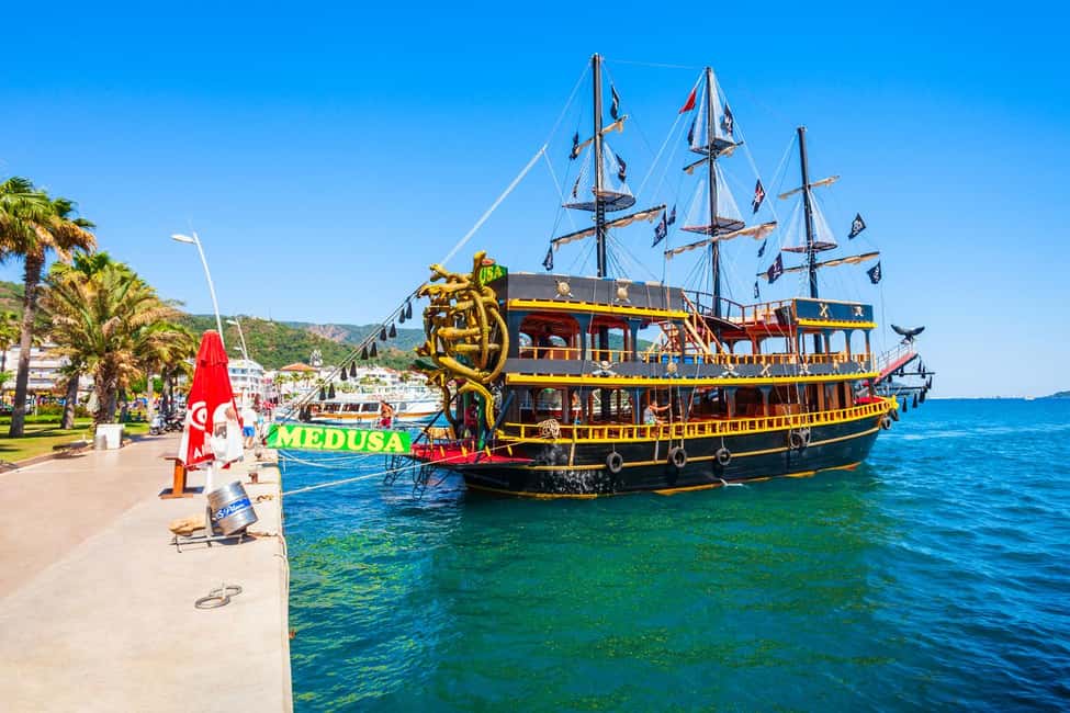 Alanya: Pirate Boat with Foam Party incl. Lunch & Drinks - Getting on the water: boarding at ADMIRAL BLACK