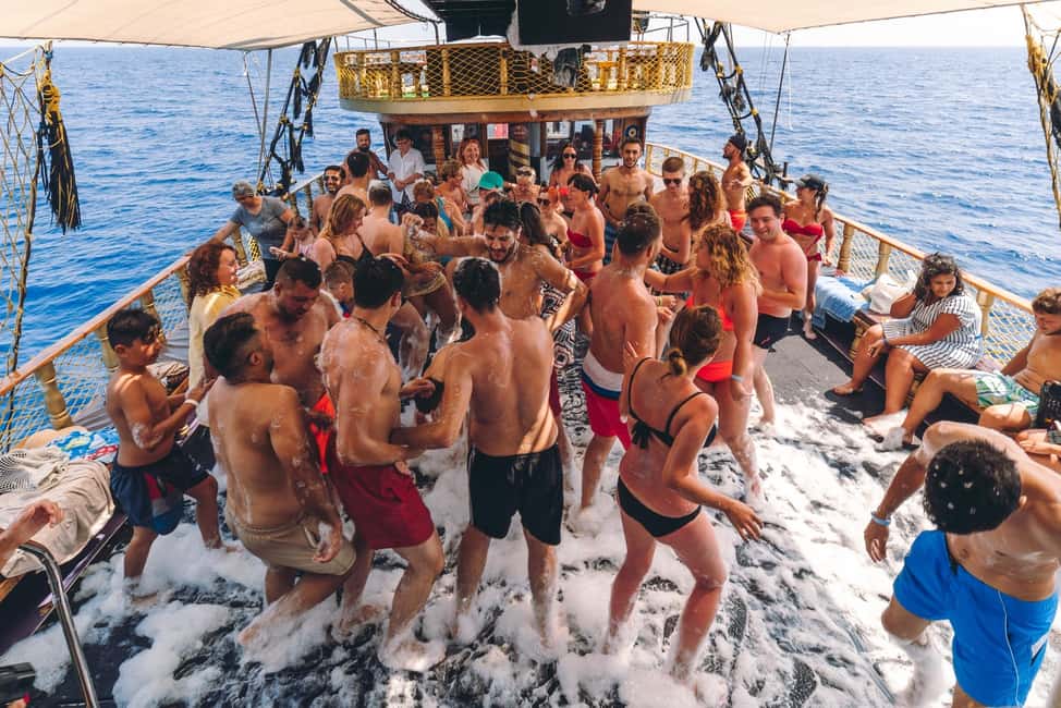 Alanya: Pirate Boat with Foam Party incl. Lunch & Drinks - Lunch and soft drinks: simple, included comfort