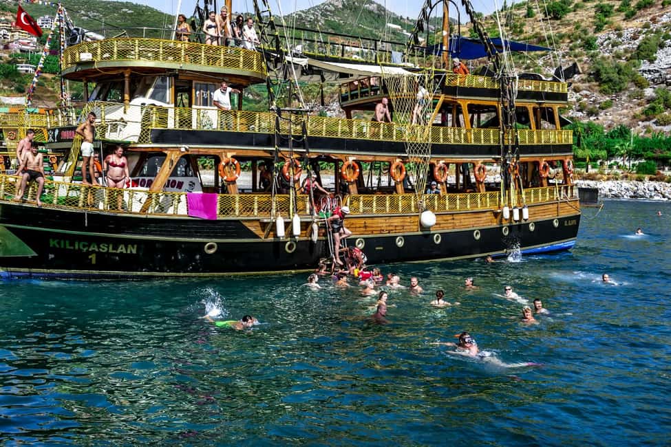 Alanya: Pirate Boat with Foam Party incl. Lunch & Drinks - The view you came for: Red Tower and Castle photo angles