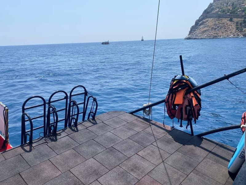 Alanya: Pirate Boat with Pickup, Lunch, & Unlimited Drinks - Ulas Beach Lunch: Eat Well, Stay Cool