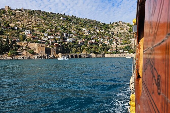 Alanya : Pirate Party Boat Trip w/ Transfer Lunch and Soft Drinks - Who This Pirate Boat Trip Is Best For