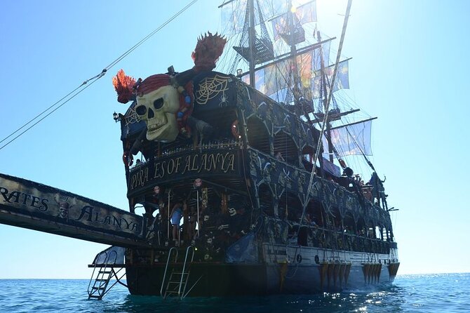 Alanya: Pirates Yacht Tour with Lunch and Soft Drinks - Alanya Harbour stop: the easiest way to read the coastline