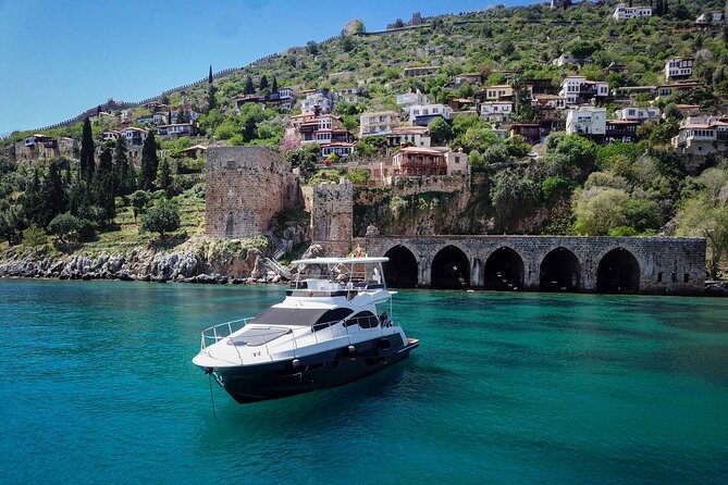 Alanya Private Yacht Tour with Lunch, Soft Beverage & Transfer - Why an Alanya private yacht day feels different
