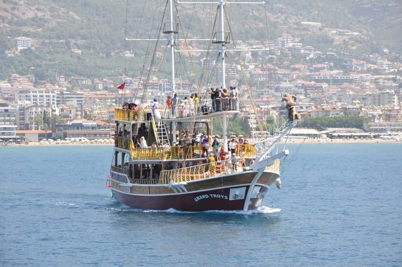 Alanya Relax Boat Tour with Caretta and Dolphin View - A calm pirate-style day on Alanya’s water