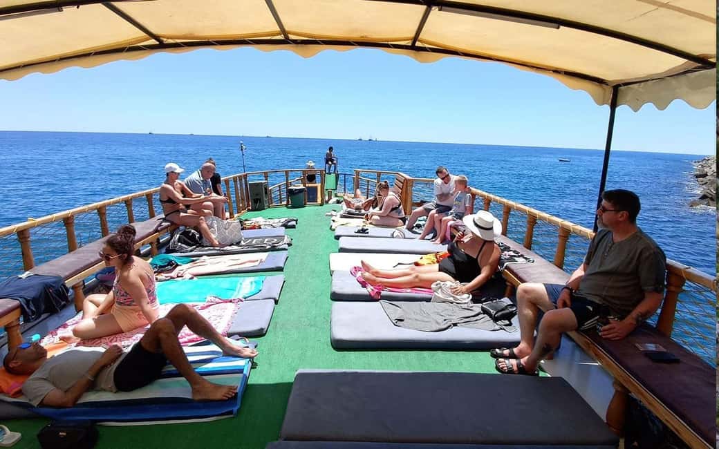 Alanya: Relaxing Boat Tour w/ Lunch, Without Foam Loud Music - Lunch on board: Turkish comfort food with soft drinks included