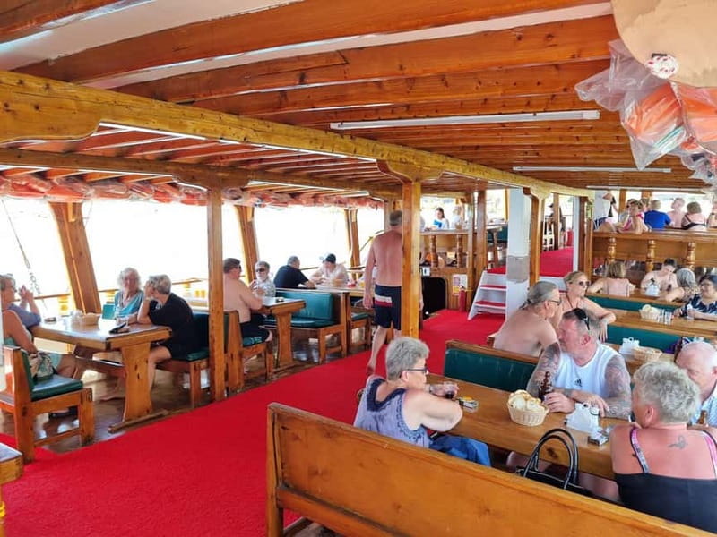 Alanya: Relaxing Boat Tour w/ Lunch, Without Foam Loud Music - Red Tower, Alanya Castle, and Pirate Caves from the sea
