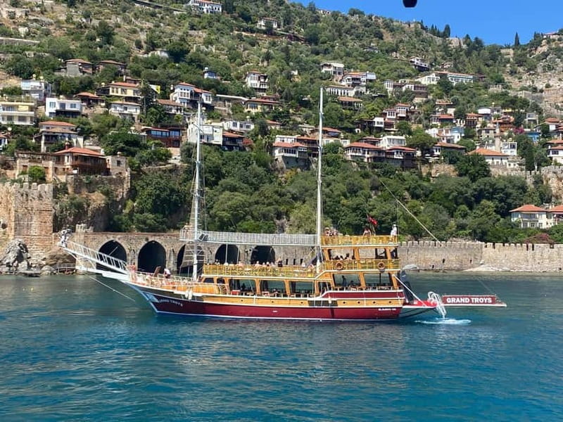 Alanya: Small-Group Boat Tour with Lunch and Soft Drinks - Lunch Onboard and Soft Drinks: What You’re Getting for $33