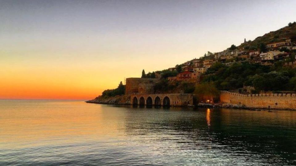Alanya: Sunset Cruise with Dinner - Best for families, party moods, and first-timers to Alanya