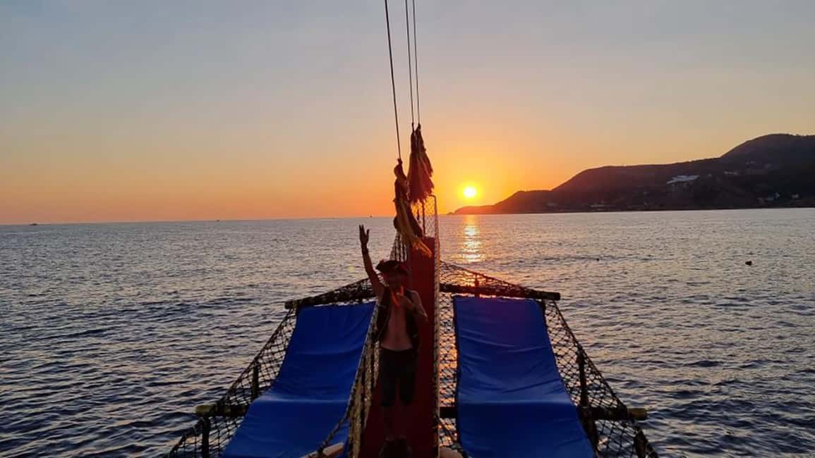 Alanya: Sunset Cruise with Dinner and Foam Party - Ulas Beach Swim Stop: Clear Water, Quiet Shores, Real Time in the Bay
