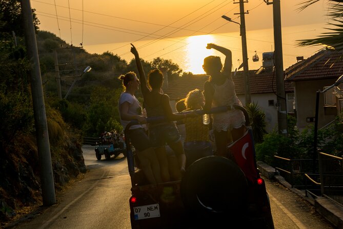 Alanya Sunset Night Safari with Boat Trip incl. Dinner - Dinner with city views: chicken or meatballs, set menu style