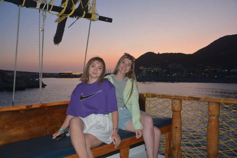 Alanya: Sunset Party Boat w/ Dinner & Unlimited Drinks - Why a Sunset Boat in Alanya Feels Different