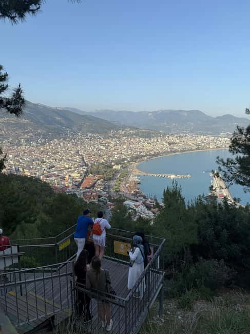 Alanya Sunset Tour: Cable Car, Castle & Kleopatra Beach - Red Tower, Shipyard, and Süleymaniye Mosque: What You’re Actually Seeing