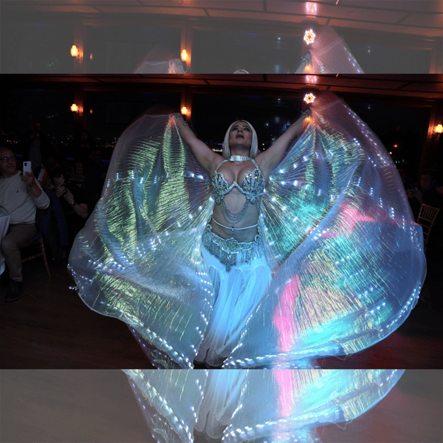 All Inclusive; Istanbul Bosphorus Dinner Cruise w/live shows - The 4-hour Bosphorus cruise: how the night views actually work
