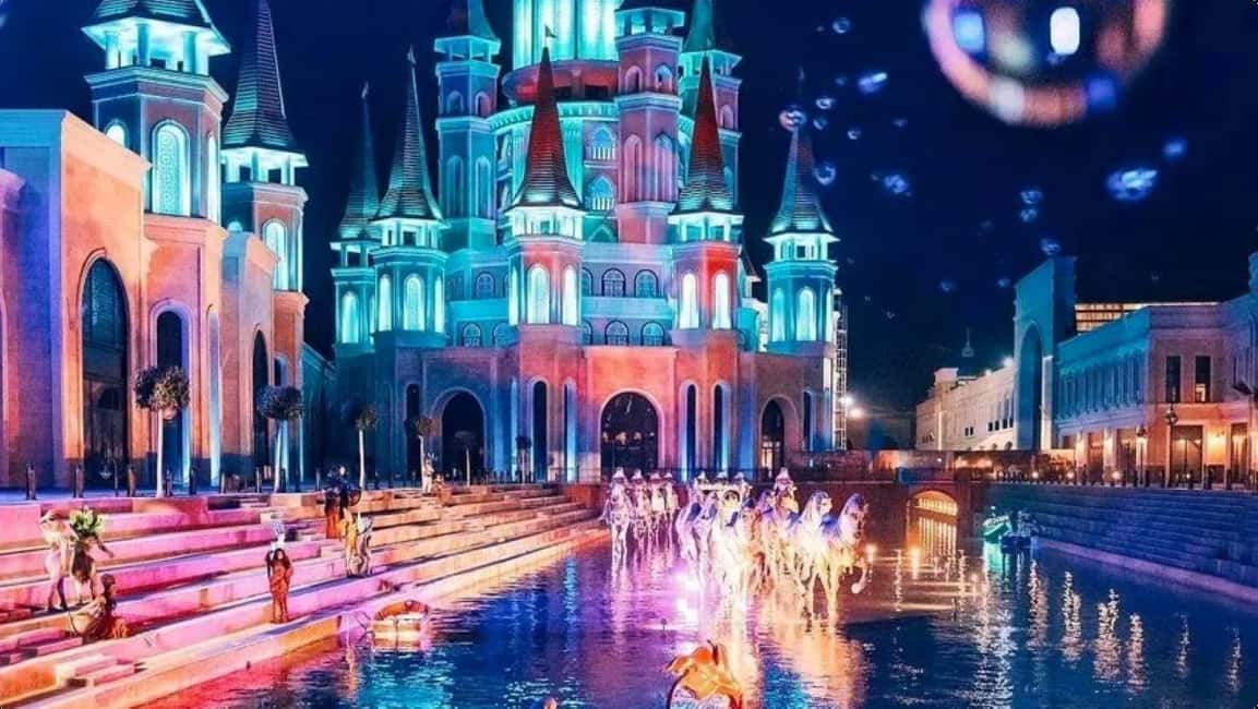 Antalya/Alanya/Side: Land of Legends Night Show & Shopping - The shopping boulevard with nearly 200 shops: fun, but not bargain hunting