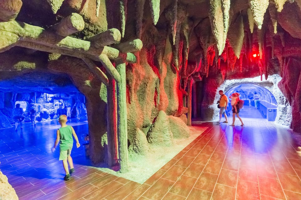 Antalya: Aquarium and Wax Museum Entry Ticket - Aquarium first: what the sea-tunnel experience really feels like