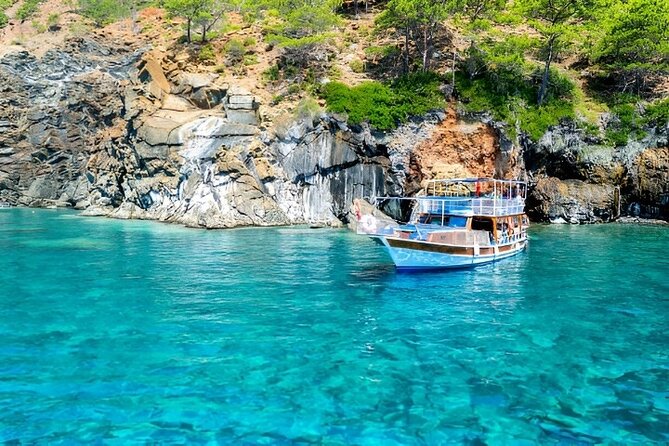 Antalya / Belek / Kemer : Suluada Boat Trip w/ Lunch & Transfer - The staff and the vibe: friendly, social, and attentive