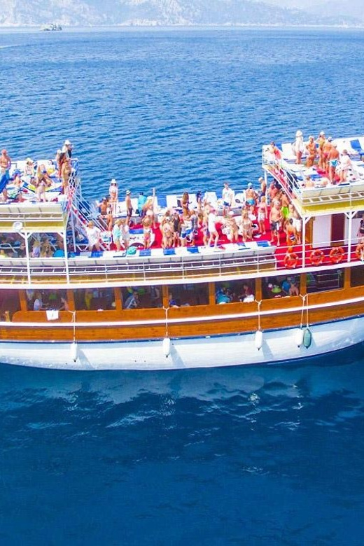 Antalya: Guided City Tour with Waterfalls Tickets and Lunch - Kaleiçi Old Town: Hadrian’s Gate and the Fluted Minaret