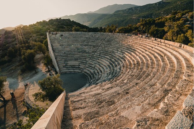 Antalya Hotels and Airport Transfer Service - Booking that sends real-time help, not just paperwork