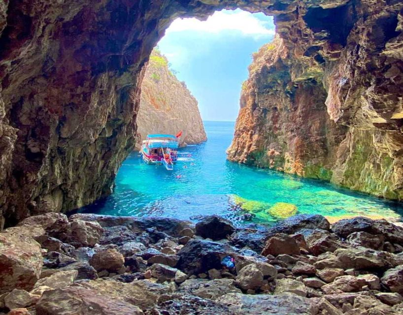 Antalya/Kemer: Porto Genoese Boat Trip and Mud Bath w/ Lunch - Language and hosts: English/Russian guide support in real life