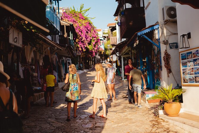 Antalya: Old Town Walking Tour incl. Turkish Tea and Baklava - Stop 4: Hıdırlık Kulesi for a break, photos, and a breather