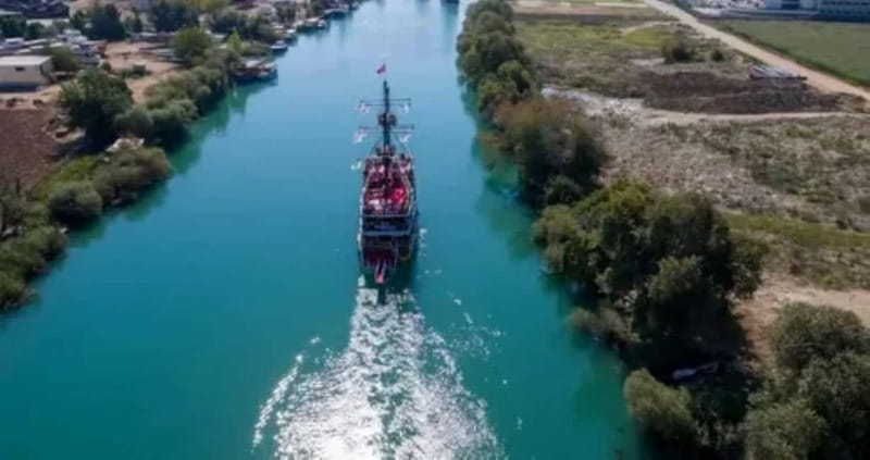 Antalya & Side: Manavgat River Cruise, Waterfall & Bazaar - On-board lunch: simple and timed for the day, not a restaurant meal