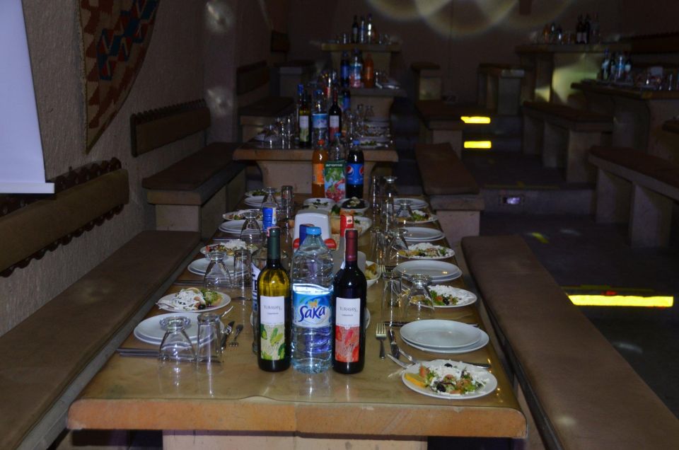 Avanos: Turkish Music and Dance Show with Dinner & Drinks - Unlimited Drinks: Great Perk, Read the Room