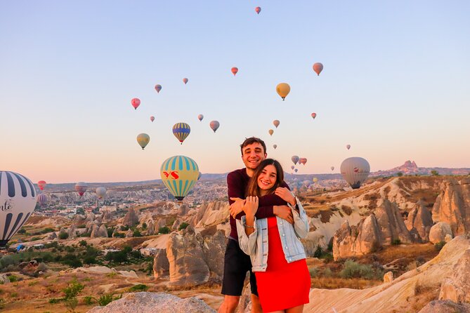Balloons watching Tour w/ PickUp, Breakfast - Photographer Help in the Field: Posing, Shots, and Fast Photo Delivery