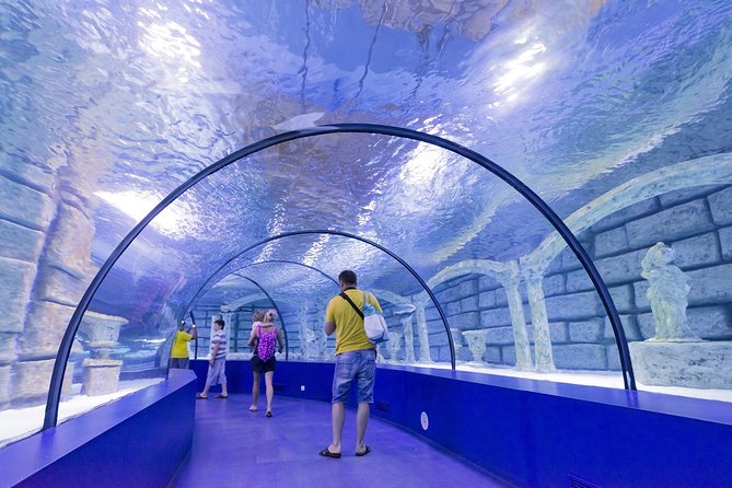 Belek: Antalya Aquarium Ticket With Optional Transfer - Face2Face Wax Museum: the indoor photo break your group will actually enjoy