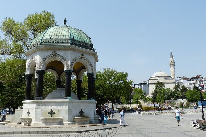 Best of Istanbul: Half-Day Private Guided Istanbul Tour - Hagia Sophia Grand Mosque: Where to Plan for the €25 Ticket