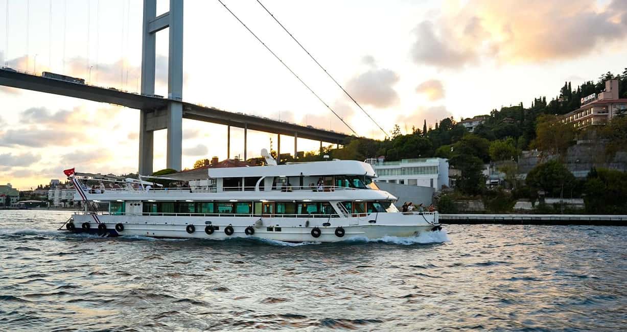 Best of Istanbul in 1 Day: Guided Tour with Bosphorus Cruise - Basilica Cistern: the underground “marble forest” moment