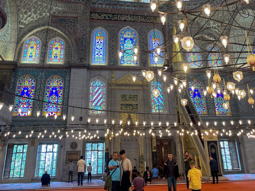 Best of Istanbul in 4 Hours with the Must See Highlights - Hagia Sophia: spotting the layers that changed from church to mosque to museum