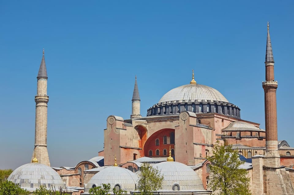 Best of Istanbul: Private Guided Istanbul Tour - Blue Mosque: beautiful blue tiles with prayer-time timing