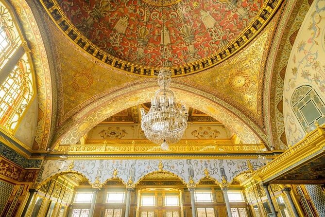 Blue Mosque, Hagia Sophia, Topkapi Palace &Grand Bazaar Tour - Starting at the Hippodrome: A Fast Way to Understand the Setting